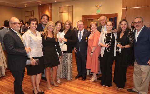 Horacio Chavarría, Sonia de Chavarría, Patty de Mesa, César Mesa, Patricia de Illingworth, Cecilia de Vallarino, Galo Martínez, Rina Bruno de Martínez, Thomas Hollihan, María Leonor de Hollihan, Lourdes de Antón y Alfredo Antón.