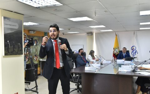 Raúl González fue el único integrante de la terna enviada por el presidente Lasso que llegó hasta la etapa final del proceso de designación.