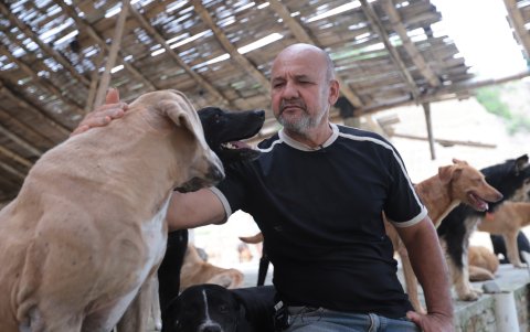Gustavo no tiene hijos, así que la labor de rescate la ha vivido junto a su hermana Tanya, y su madre Elizama, quien debido a problemas de salud tuvo que regresar a la ciudad.