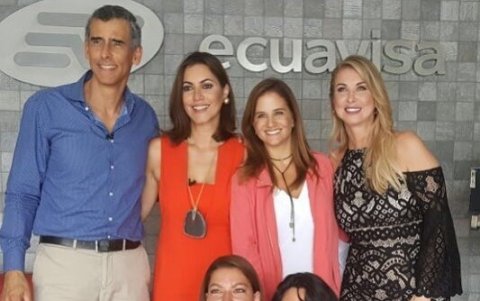 Recordando su paso por la revista Complicidades. En la foto junto a Jéssica Núñez, Andrea Rendón, Soledad Diab y Viviana Arosemena.