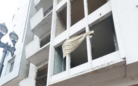 Desaseo. Otro edificio que fue sancionado es el Buendía, ubicado en la avenida 9 de Octubre y Machala.