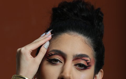 Para usar las joyas XXL debe considerar su tipo de cuerpo y rostro.