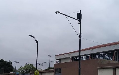 A los moradores les parece increíble que estando la cámara de seguridad no se identifique a los ladrones.