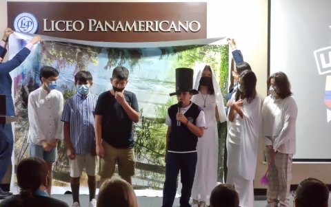 Los estudiantes del Liceo Panamericano presentaron leyendas  como La dama tapada, Las tres  brujas blancas y La caja ronca,.