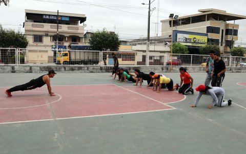 Obra. El 21 de julio pasado empezaron los trabajos para transformar la explanada. Ahora, tras años de quejas ciudadanas, en el sitio habrá una pista atlética.