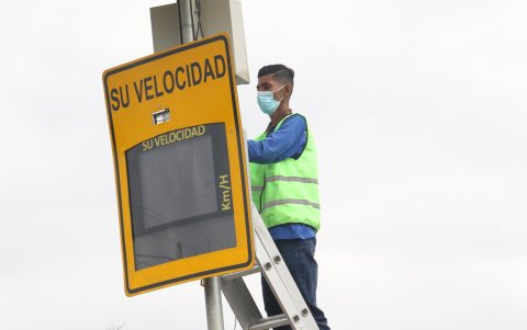 Los trabajadores de la empresa que realiza los mantenimientos estuvieron cerca de dos horas en el sitio