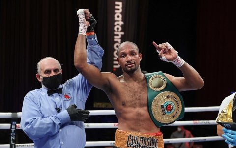 En diciembre de 2020, el tricolor ganó el cinturón mundial tras vencer a Ali Akhmedov.