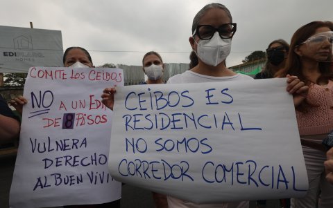 Vulneración. Varios vecinos coinciden en que se vulneran más los derechos de personas de la tercera edad y niños, quienes no podrán salir libremente a caminar.