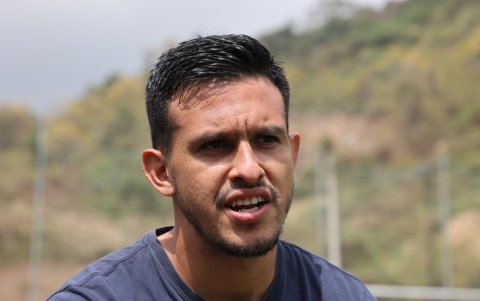 Valle ha sido suplente de Daniel Viteri, Damián Frascarelli y Máximo Banguera.