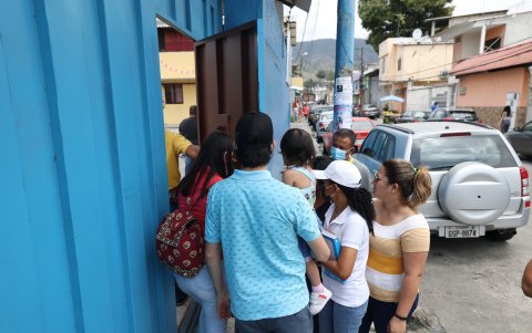 Los padres no tenían claro si los alumnos tenían o no clases presenciales. Hubo confusión.