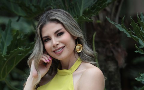 Verónica Coronel comparte sus conocimientos a través de talleres.