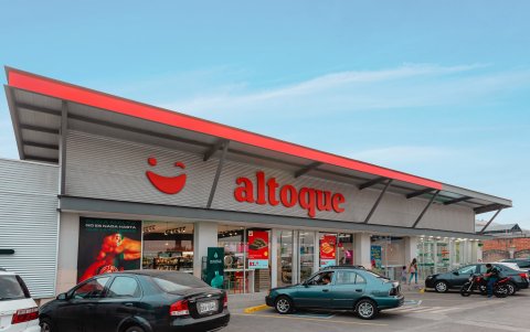 Altoque. Los clientes prefieren donde hay parqueo.