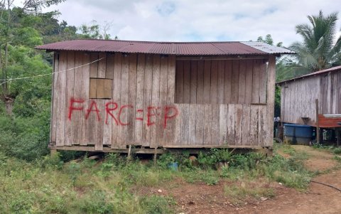 Recorridos. Miembros del Grupo de Operaciones Especiales de Selva 'Iwias' han encontrado leyendas alusivas a las FARC.