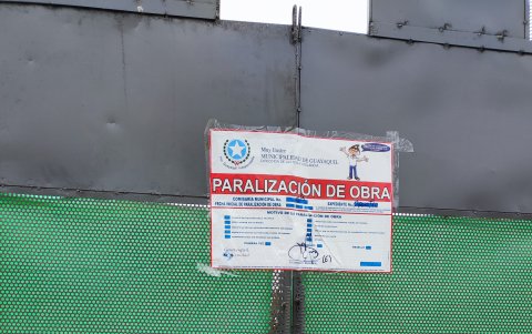 La obra fue paralizada desde el pasado viernes, tras la campaña que iniciaron los residentes del sector.