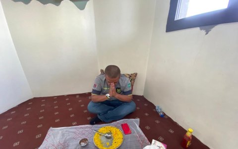 Agradecer antes de comer, una de las costumbres en Qatar.