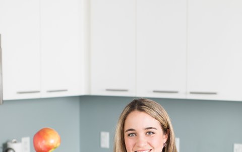 Disfruta cocinar, ejercitarse y llevar un estilo de vida saludable.