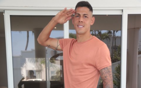 El atacante azul ya no se aferra a la celebración del Comandante, ahora alterna. Nació en su paso por Chile.