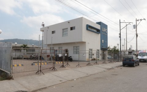 A finales de abril de este año, la Unidad de Policía Comunitaria fue baleada. Desde entonces está enrejada.