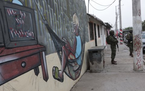 Dentro de las acciones que se reaalizarán están la pintada de los grafitis que marcan territorio de los grupos armados.