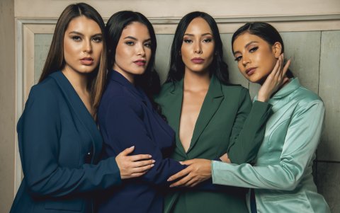 Sofía Peña, 20 años. Cuenca.
María Cristina Zambrano, 26 años. Quevedo
Luciana Estrella, 20 años. Quito.
Luciana Córdova, 21 años. Loja