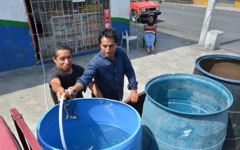 Durante la mañana y parte de la tarde, las amas de casa no contaron con el líquido para desarrollar los quehaceres domésticos.