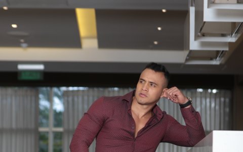 Rayo considera que la televisión es efímera, por lo que está enfocado en la expansión de su barbería.