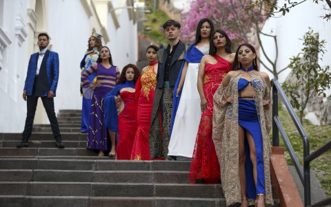 Piezas de moda con la esencia asiática y andina