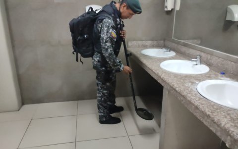 La revisión abarcó también los baños de las instalaciones judiciales.