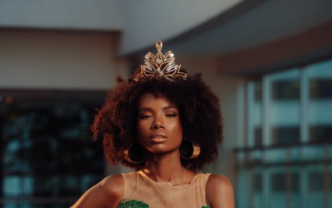 Recibió ocho meses de preparación integral para convertirse en la nueva soberana.