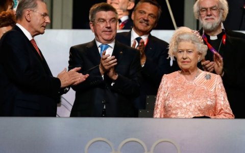 La Reina Isabel II en la inauguración de los Juegos Olímpicos de Londres 2012.