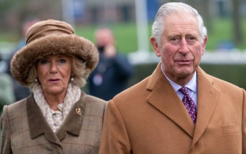 El Rey Carlos III junto a su esposa Camila de Cornualles​.