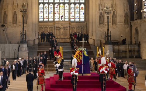 Velatorio de la monarca inglesa en la Abadía de Westminster.