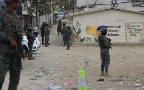 Durante la mesa técnica, ni los moradores podían pasar. Todo estaba acordonado.