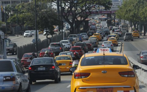En horas de la tarde el tráfico fue muy intenso en la avenida de Las Américas
