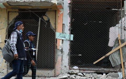 Los funcionarios recopilaron datos en ciertas casas.