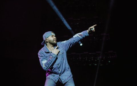 Nacho con la chaqueta en el concierto de Carlos Vives.