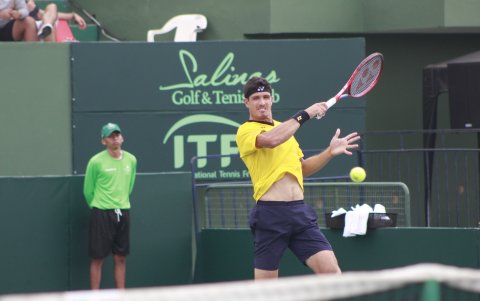 Emilio Gómez, raqueta # 1 de Ecuador, igualó momentáneamente la serie.