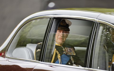 El rey Carlos III a su llegada al funeral de Estado de la Reina Isabel II en Londres, Gran Bretaña, este lunes. La Reina Isabel II de Gran Bretaña falleció en su finca escocesa, Castillo de Balmoral, el 8 de septiembre de 2022. La reina, de 96 años, fue la monarca con el reinado más largo en la historia británica.