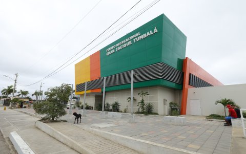 Centro. Otra de las obras que se menciona en el informe es el Centro Recreacional del cantón.