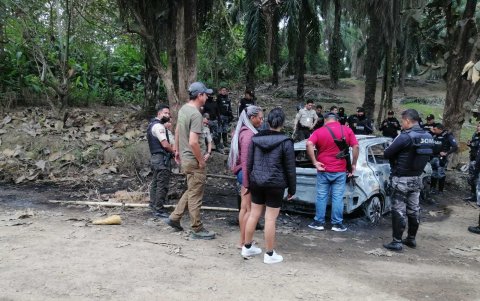 Investigación. El vehículo fue encontrado cerca del anillo vial en el recinto La Estrella.