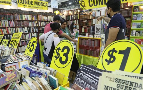 Varias librerías mantendrán descuentos y promociones, hasta el domingo, para captar el interés de los visitantes a la fiesta de la literatura.