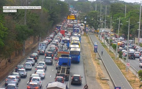 Sitio. Escenas de este tipo se han vuelto ya comunes en la zona de vía a la costa.
