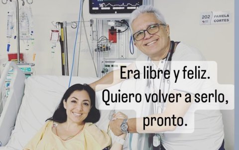 La artista con el Dr. César Mariscal.