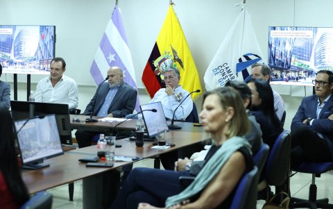 Durante la cita, se habló de las urgencias de la ciudad y de los beneficios que traería para Guayaquil y la población contar con un plan maestro.