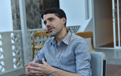 Virgilio fue futbolista de tenis y campeón de skate.