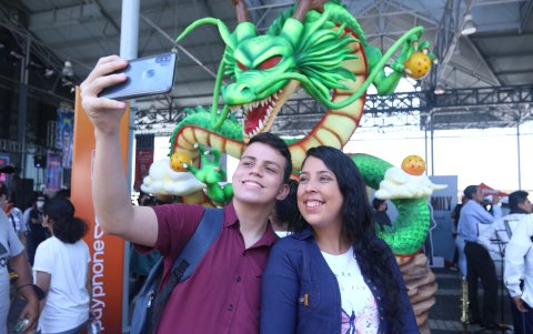 Dinamismo. El famoso Shenlong de ‘Dragon Ball’ sirvió como atractivo para los selfis.