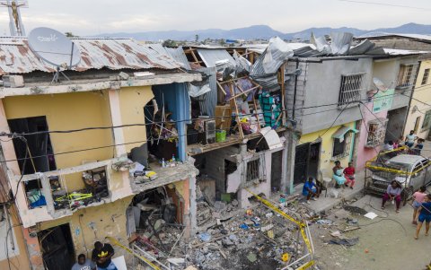Cinco personas murieron y una veintena resultó herida por bombazo en el Cristo del Consuelo, en agosto pasado, en el sur de Guayaquil.