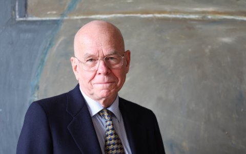 El Dr. K. Barry Sharpless, uno de los tres ganadores del Nobel de Química 2022, en La Jolla, California.