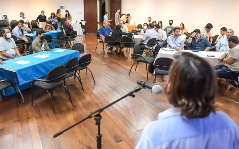 Expertos durante la primera Mesa de Biodiversidad que se desarrolló para analizar las especies a elegir.