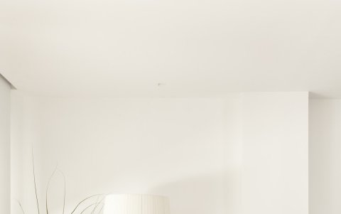 Colores neutros y espacios amplios son parte del estilo Japandi.